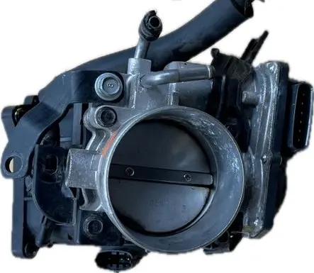 Hyundai Genesis Throttle body valve 351003CAC0