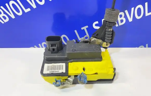 Volvo V70 Front door lock 30663043