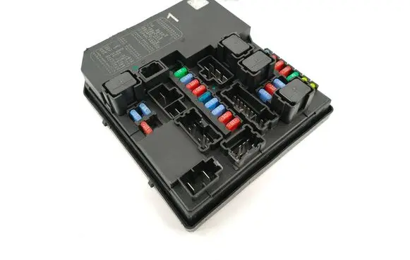 Nissan Navara D40 Fuse module 284B7EB33B