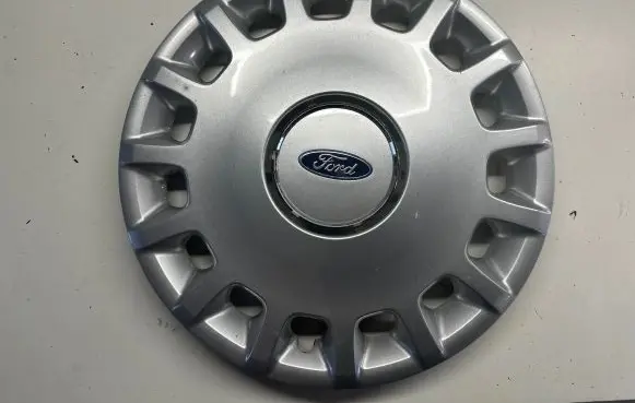 Ford Galaxy R16 wheel hub/cap/trim 7M5601147F 1M211130EAW