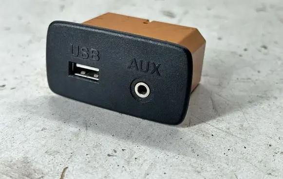 Subaru Outback (BS) USB socket connector 86257AL21A