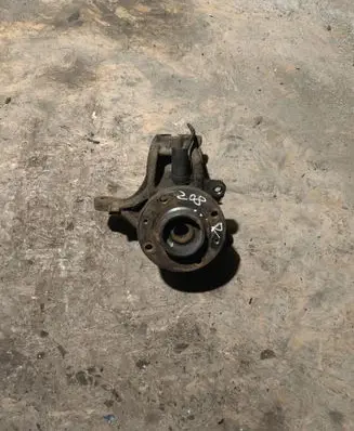 Peugeot 208 I Front wheel hub 