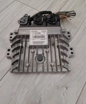 Renault Clio III Engine control unit/module ECU 237101990R