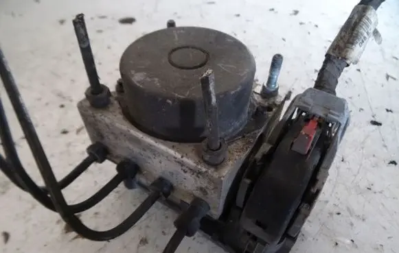 Hyundai Terracan ABS Pump 58910H1000