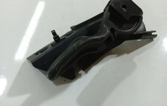Opel Corsa D Engine bonnet (hood) release handle 13186909