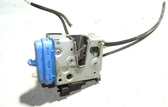 Audi A8 S8 D2 4D Rear door lock 4D0839015A
