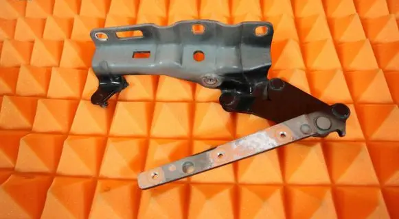 Mercedes-Benz CLC CL203 Engine bonnet/hood hinges 2038800428