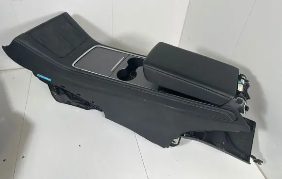 Tesla Model Y Center console 175550172C DDQ22025100955