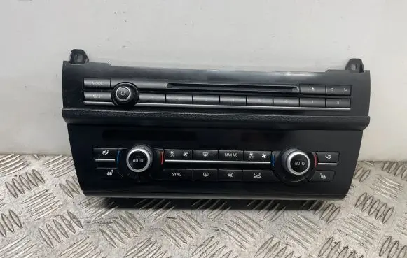 BMW 5 F10 F11 Climate control unit 9352761