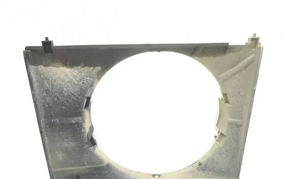 Mitsubishi Pajero Radiator cooling fan shroud