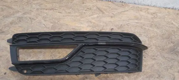 Audi A5 8T 8F Front bumper lower grill 8T0807681K
