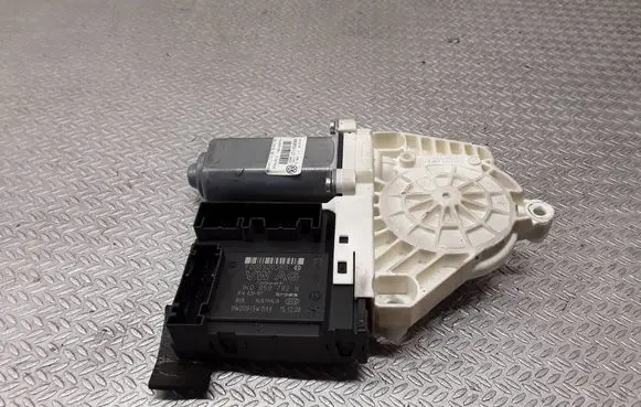 Volkswagen PASSAT B6 Front door window regulator motor 1K0959792N 974629107