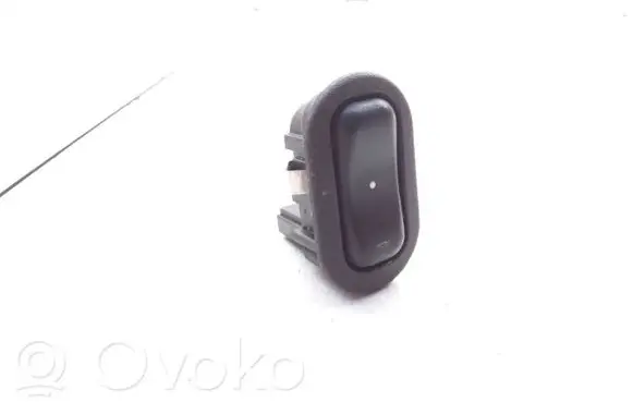 Opel Zafira A Electric window control switch 90561388