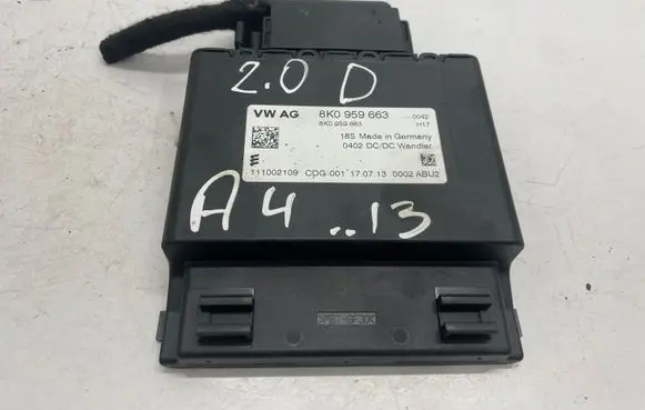 Audi A4 S4 B8 8K Voltage converter/converter module 8K0959663