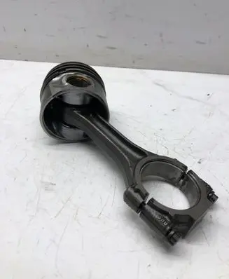 Volkswagen PASSAT B5.5 Piston with connecting rod 