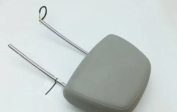 Mercedes-Benz C W204 Front seat headrest 