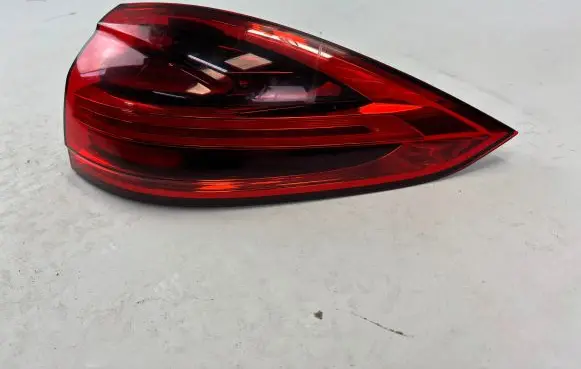 Porsche Cayenne (92A) Rear/tail lights 7P5945208G H009
