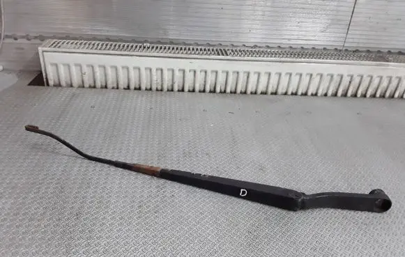 KIA Sorento Front wiper blade arm