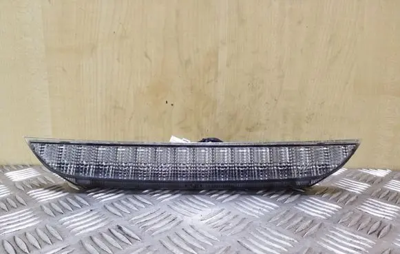 Mitsubishi Outlander Third/center stoplight P5631