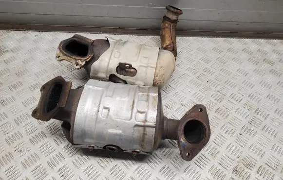 Chrysler Pacifica Catalyst/FAP/DPF particulate filter 68184161AB 68184158AB