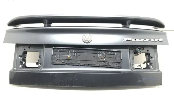 Volkswagen PASSAT B4 Tailgate/trunk/boot lid 3A5827025