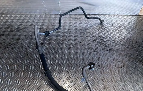 Audi Q3 8U Air conditioning (A/C) pipe/hose 8U0816743L