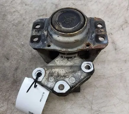 Peugeot Partner Engine mount bracket