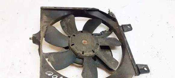 Nissan Almera Radiator cooling fan shroud