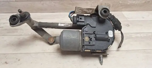Volkswagen Touran I Front wiper linkage and motor 0390241785 1T0955119C 3397020665