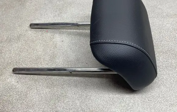 Opel Astra J Rear seat headrest