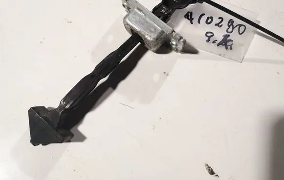 Mazda 3 I Rear door check strap stopper 