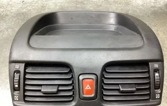 Nissan Almera N16 Dash center air vent grill 68260BN800