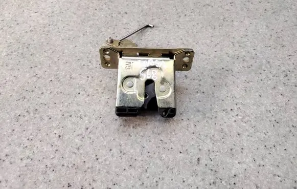 Opel Corsa C Tailgate/trunk/boot lock/catch/latch 90534769AOP 90534769