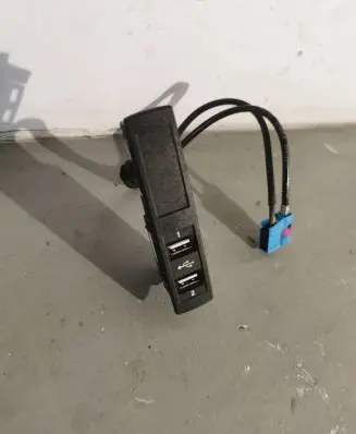 USB socket connector