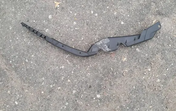 Skoda Octavia Mk2 (1Z) Front bumper mounting bracket 1Z0807184B