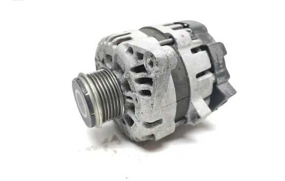 KIA Rio Generator/alternator 3730003AB0 135V130A 8400443