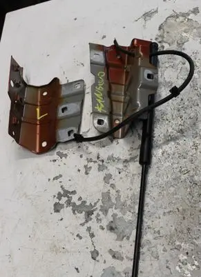 Renault Kangoo III Fender mounting bracket