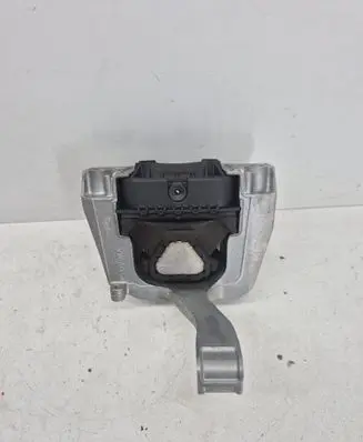 Volkswagen Golf VIII Engine mount bracket 5WA199262E