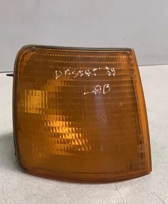 Volkswagen PASSAT B3 Front indicator light 357953050
