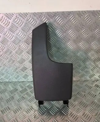 Opel Insignia A Armrest 