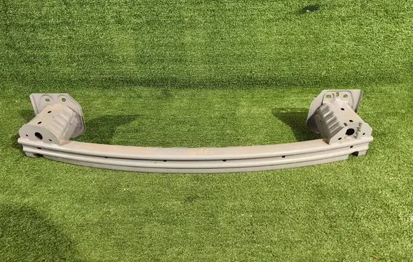 Volvo XC40 Rear bumper cross member 32385132