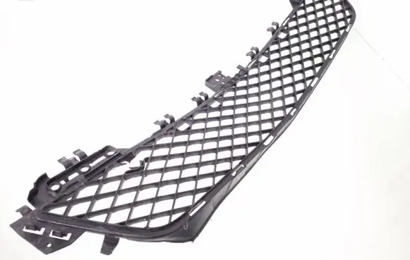 Mercedes-Benz C W204 Front bumper lower grill A2048850624