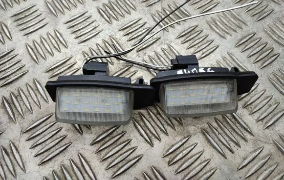 Mitsubishi Outlander Number plate light