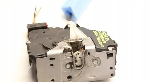 Loading door lock