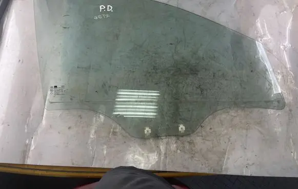 Hyundai Getz Front door window glass four-door