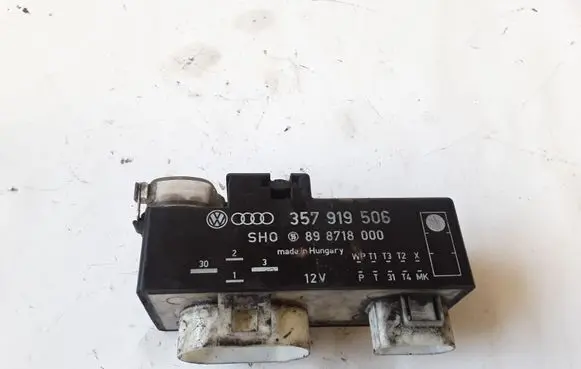 Volkswagen Golf III Coolant fan relay 357919506 898722000
