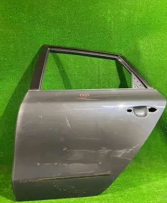 KIA Ceed Rear door