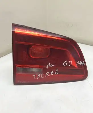 Volkswagen Touareg II Tailgate rear/tail lights