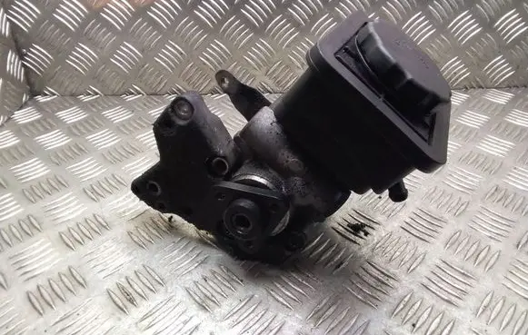 BMW 5 E60 E61 Power steering pump 2247556