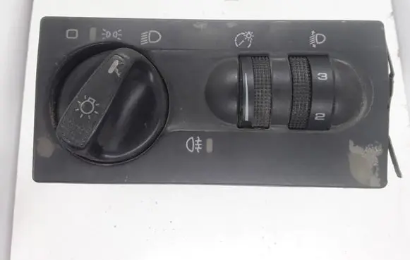 Volkswagen Golf III Light switch 1H6941531N 04050504 1H6941333B